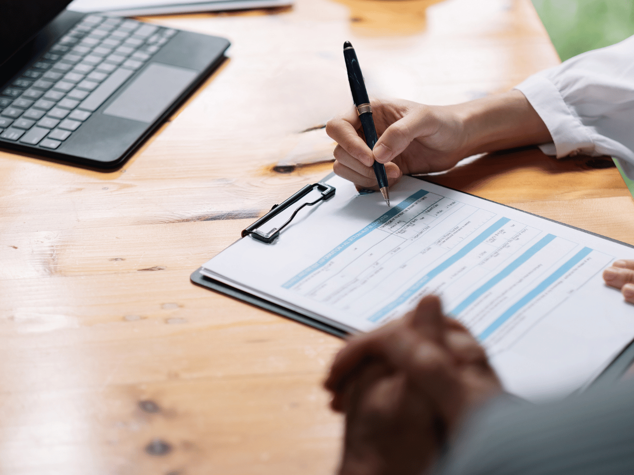 relatorios tecnicos sobre fugas de agua e danos para seguradoras ou companhias de seguros